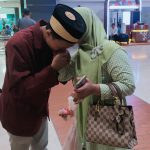 Naufal ketika minta restu dan doa untuk berangkat ke Gorontalo