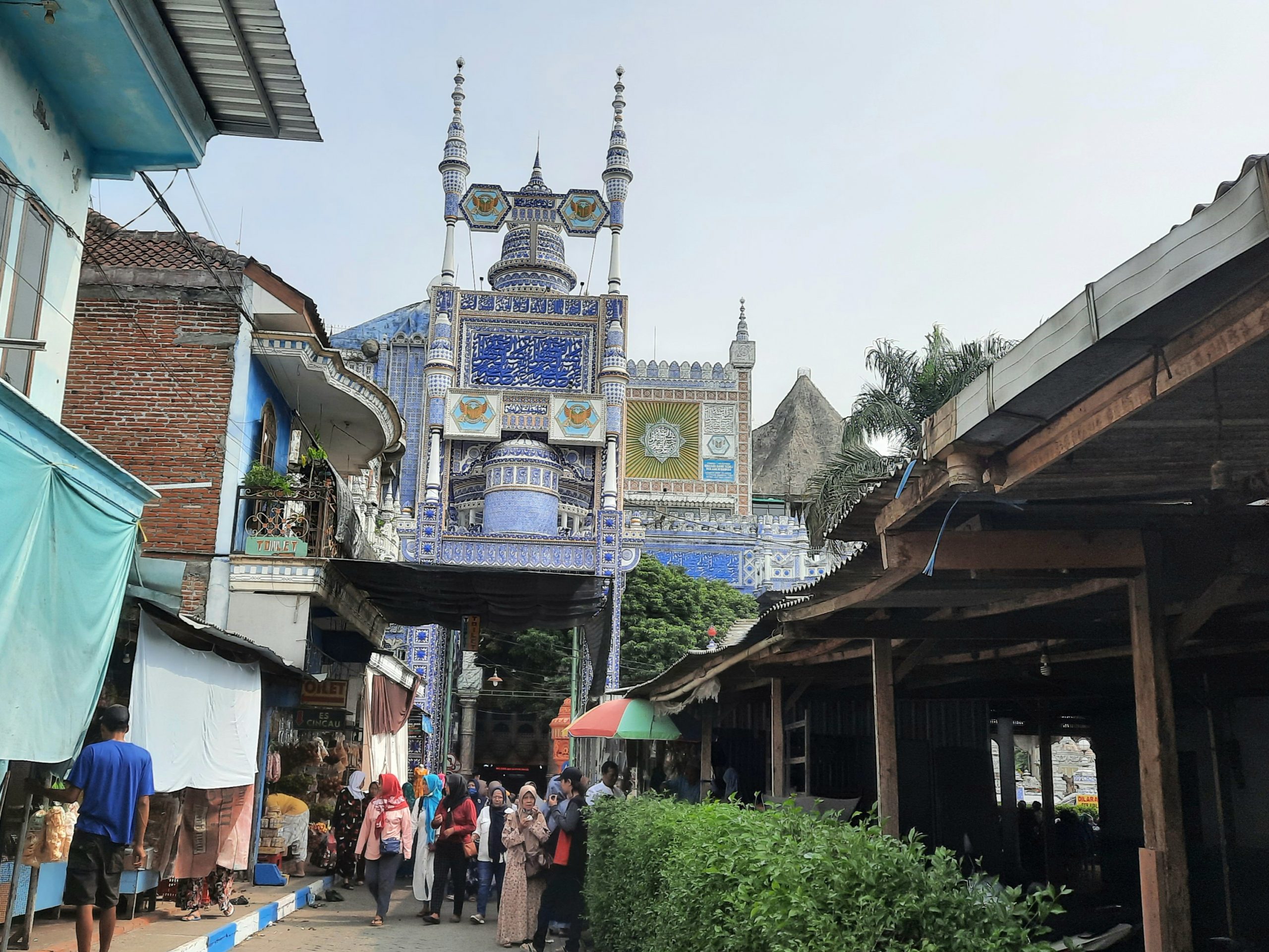 Tampak depan area Masjid Tiban_Annisa F