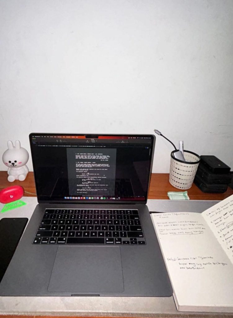 Foto setelah berhenti main game, dan memutuskan untuk berkarya