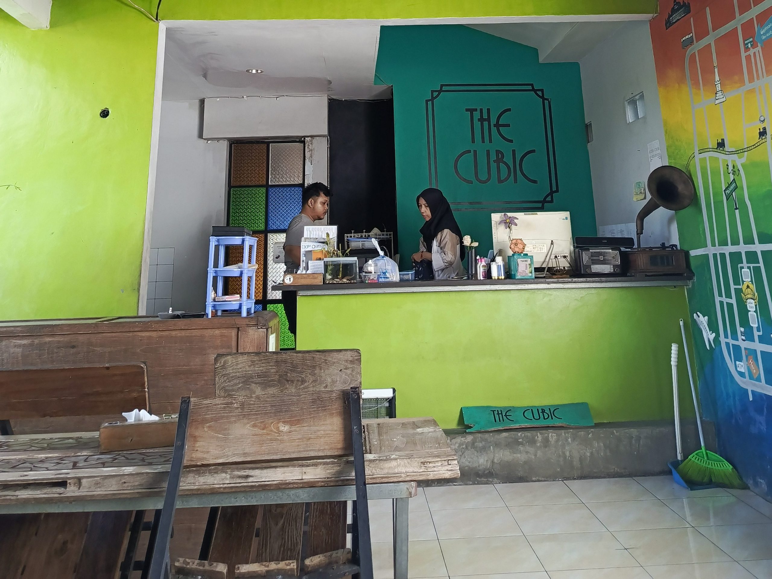 Resepsionis The Cubic Jogja_Naufal